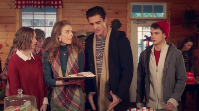 A_Taste_Of_Christmas_mp46088.jpg