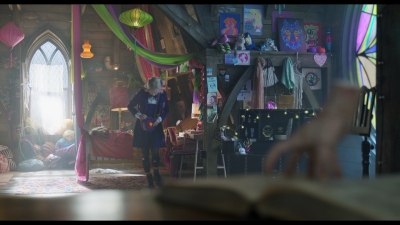 Wednesday_S02E02_mkv4500.jpg