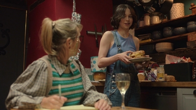 A_Good_Girls_Guide_to_Murder_S01E01_mkv0298.jpg