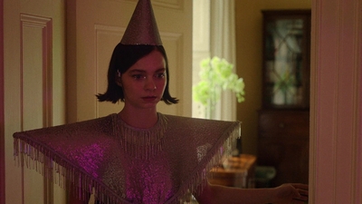 A_Good_Girls_Guide_to_Murder_S01E01_mkv1500.jpg
