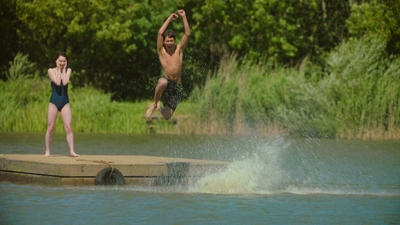 A_Good_Girls_Guide_to_Murder_S01E02_mkv3537.jpg