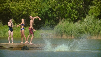 A_Good_Girls_Guide_to_Murder_S01E02_mkv3555.jpg