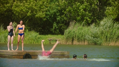 A_Good_Girls_Guide_to_Murder_S01E02_mkv3556.jpg