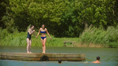 A_Good_Girls_Guide_to_Murder_S01E02_mkv3559.jpg
